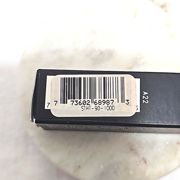 Mac Cosmetics matte lipstick in the shade Chili - Picture 6 of 6